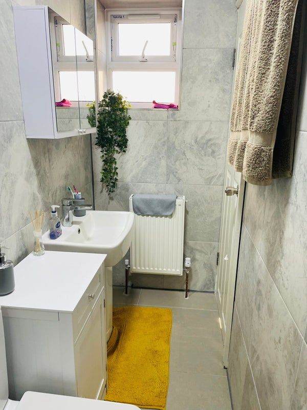 Ground Floor Studio Flat Including Bills  Near warner brothers studio