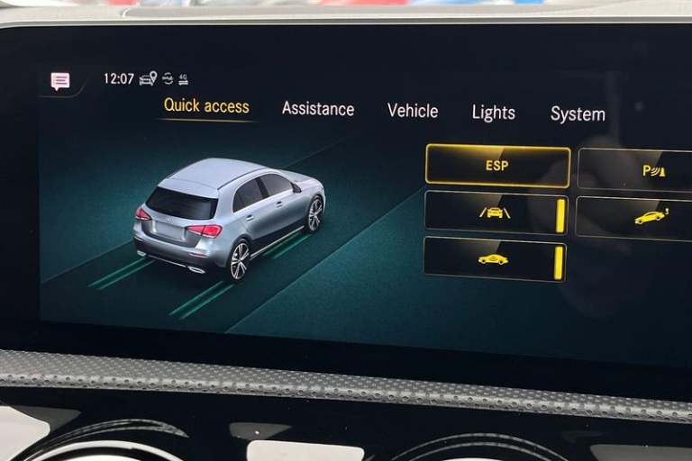 2020 Mercedes-Benz A-Class A180 AMG Line Executive NAVIGATION, HEATED SEATS, REAR CAMERA! Manual ...