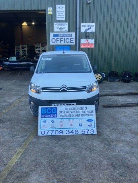 2022 berlingo parts breaking 