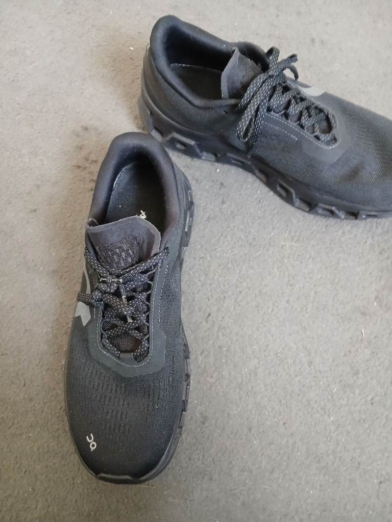 On cloud trainers like new 