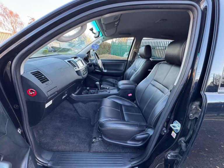 2015 Toyota Hilux Invincible D/Cab Pick Up 3.0 D-4D 4WD 171 Auto PICK UP DIESEL Automatic