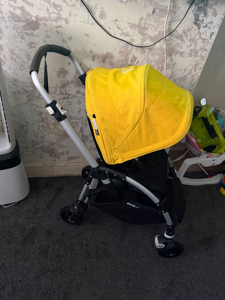 Bugaboo bee 5 with 2 choice of seat and hoods plus footmuff 