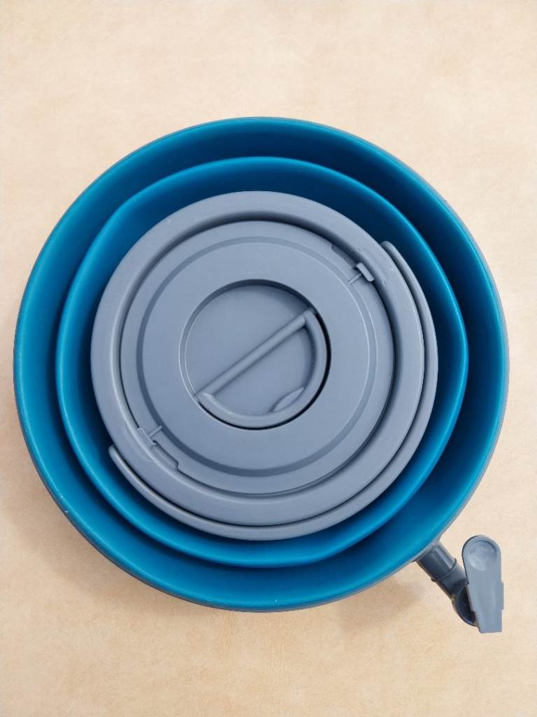 Collapsible Water Container Dispenser – Blue and Grey