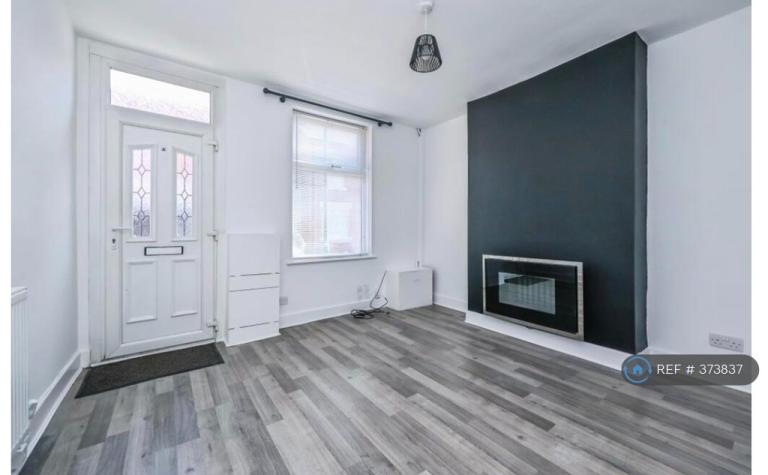 2 bedroom house in Farley St, Nottingham, NG6 (2 bed) (#373837)