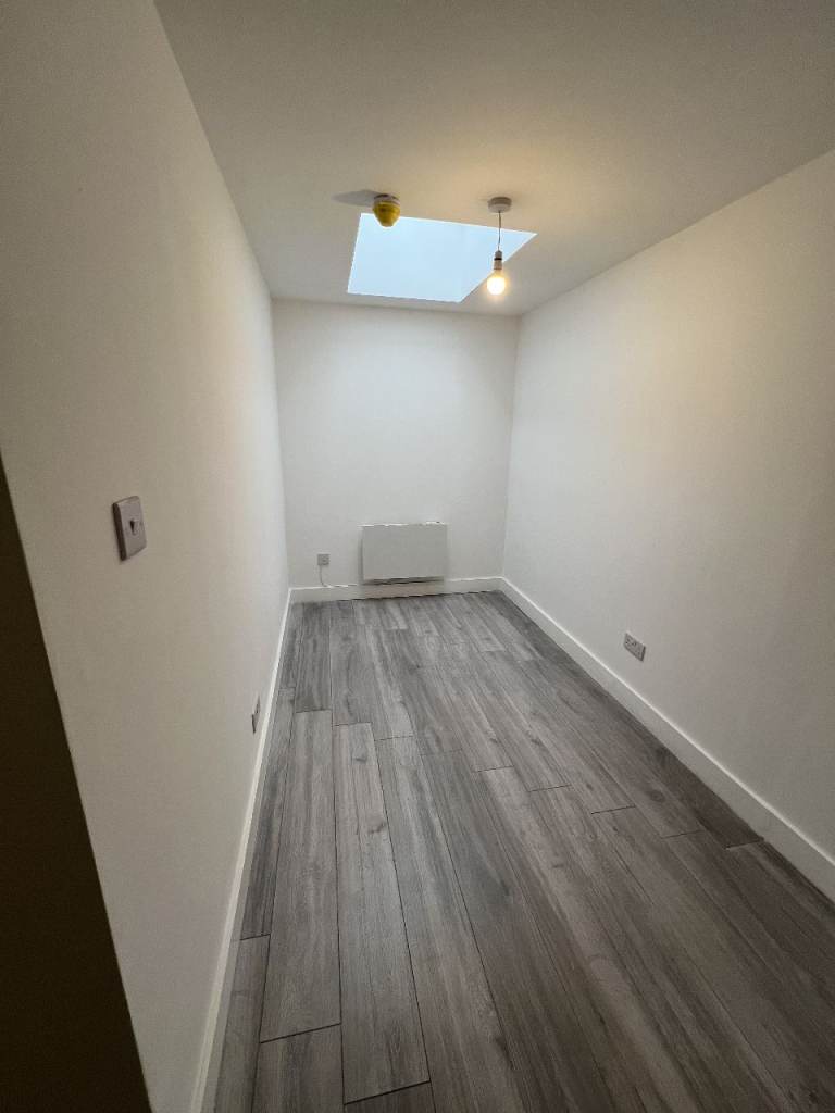 NEWLY REFURBISHED 3 BEDROOM GROUND FLOOR FLAT NEAR GRAYS TOWN CENTRE DSS ACCEPTED WITH GUARANTOR