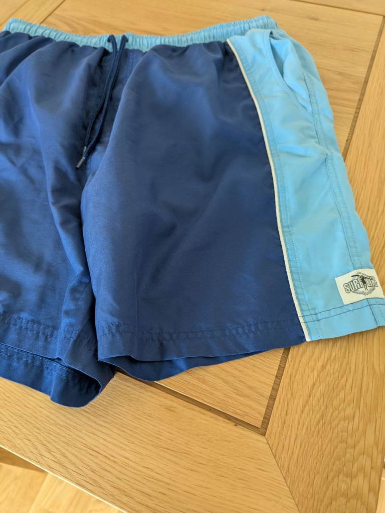 2 pairs of men's large shorts 