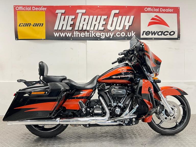2017 Harley-Davidson Street Glide CVO 