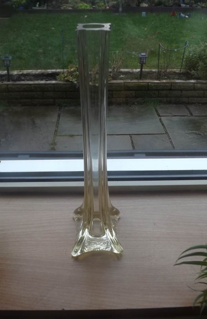 Tall clear glass Eiffel Tower style single stem event vase see description