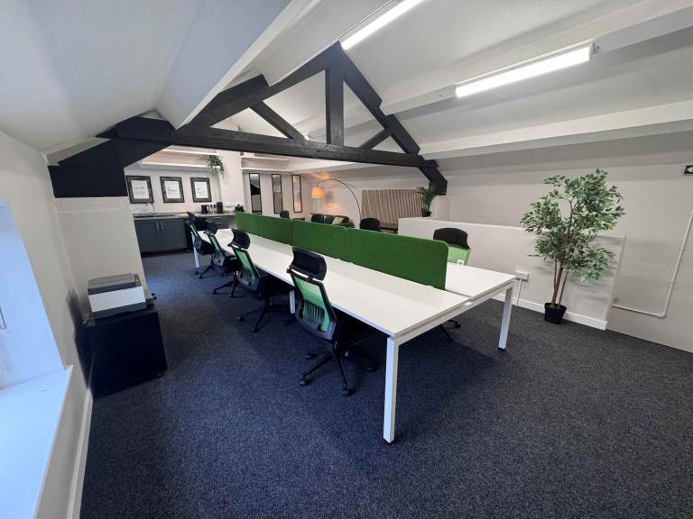 HORBURY WF4 6HR - OFFICE SPACE