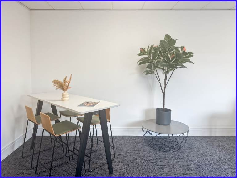 Falkirk - FK1 1XE, Find a dedicated desk and get down to business in Regus Antonine Hub