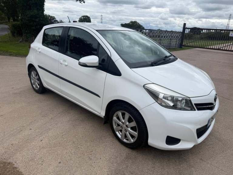 2013 Toyota Yaris 1.33 Dual VVT-i TR Multidrive S Euro 5 5dr HATCHBACK Petrol Automatic