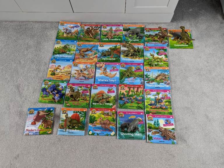 REDUCED -DeAgostini Prehistoric Dinosaur toys and books. S4 Bundle Joblot