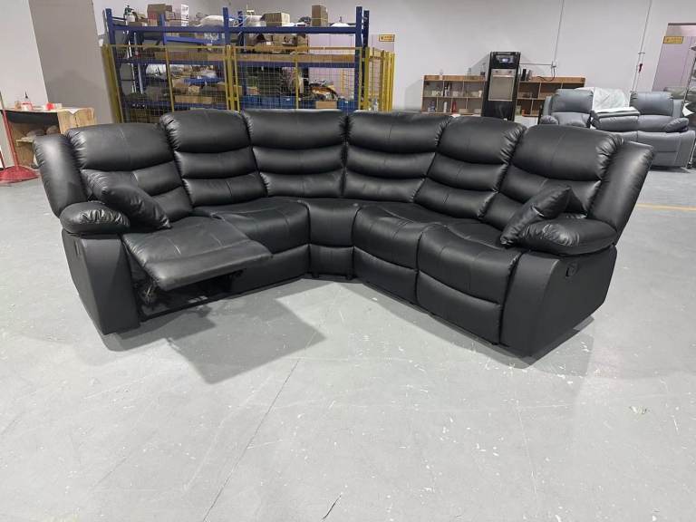 Black Recliner Corner Sofa – New Condition