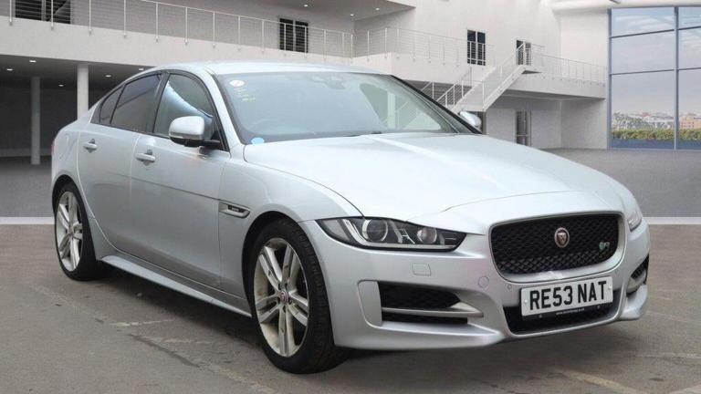 JAGUAR XE 2.0i GPF R-Sport Auto Euro 6 (s/s) 4dr 2017