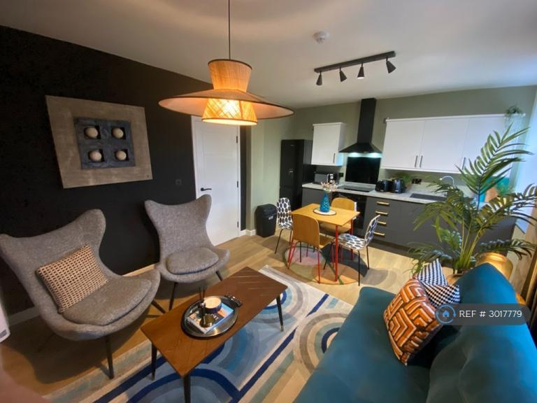 1 bedroom flat in Old Crofts Bank, Urmston, M41 (1 bed) (#3017779)