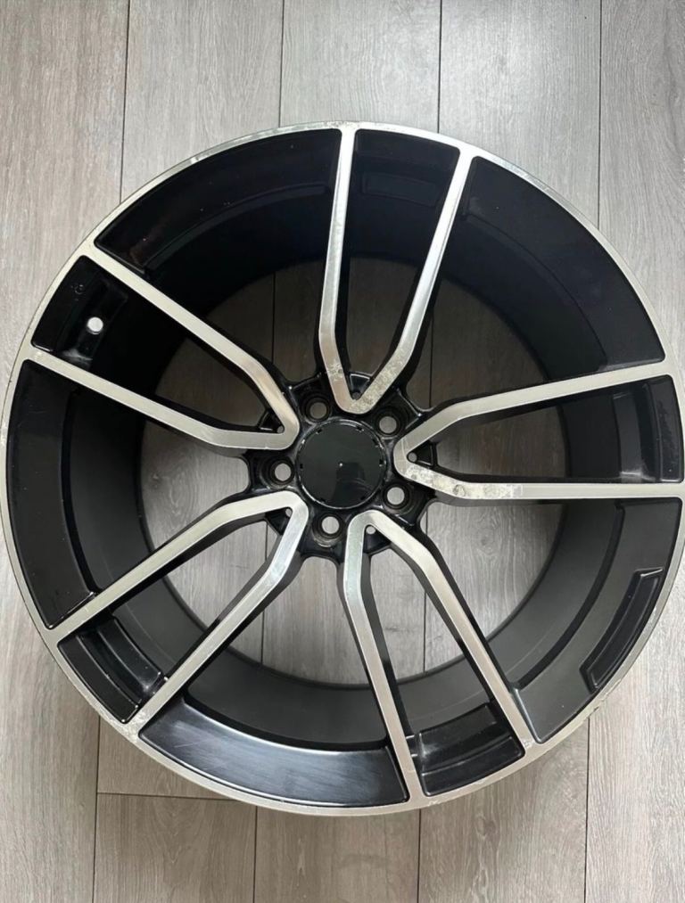Mercedes 5 Spoke Diamond cut Wheels