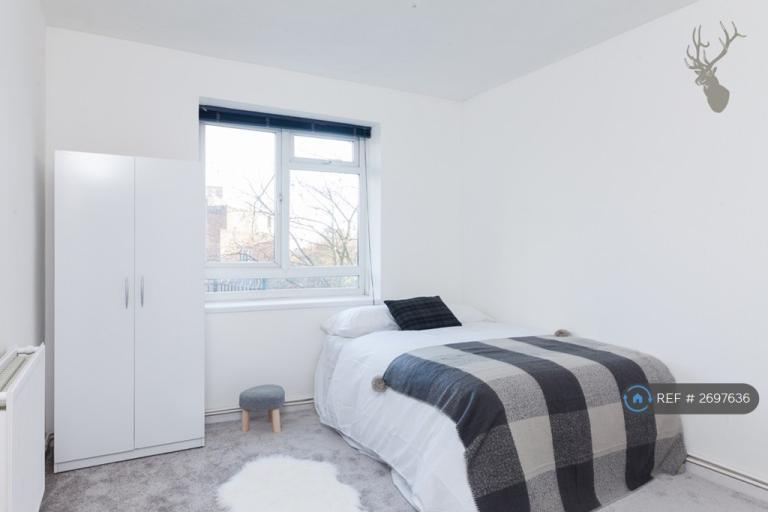 1 bedroom in Brenley House, London, SE1 (#2697636)