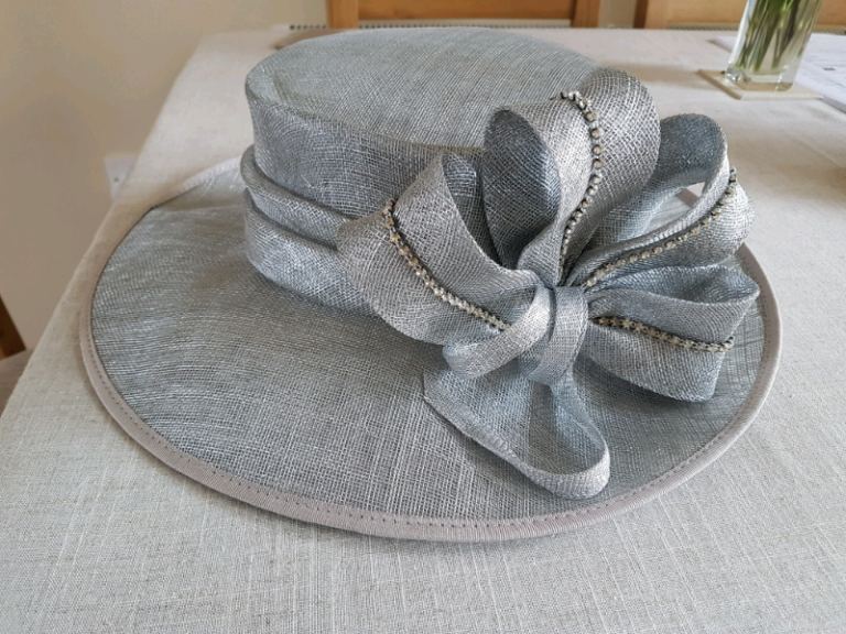 WEDDING/ FORMAL OCCASION LADIES HAT