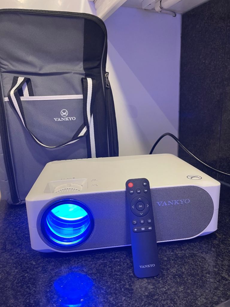 Projector Native 1080P - Vankyo Performance V630