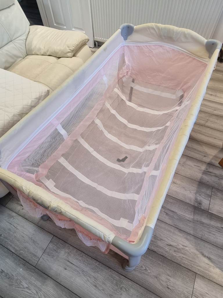 Travel cot for baby/toddler