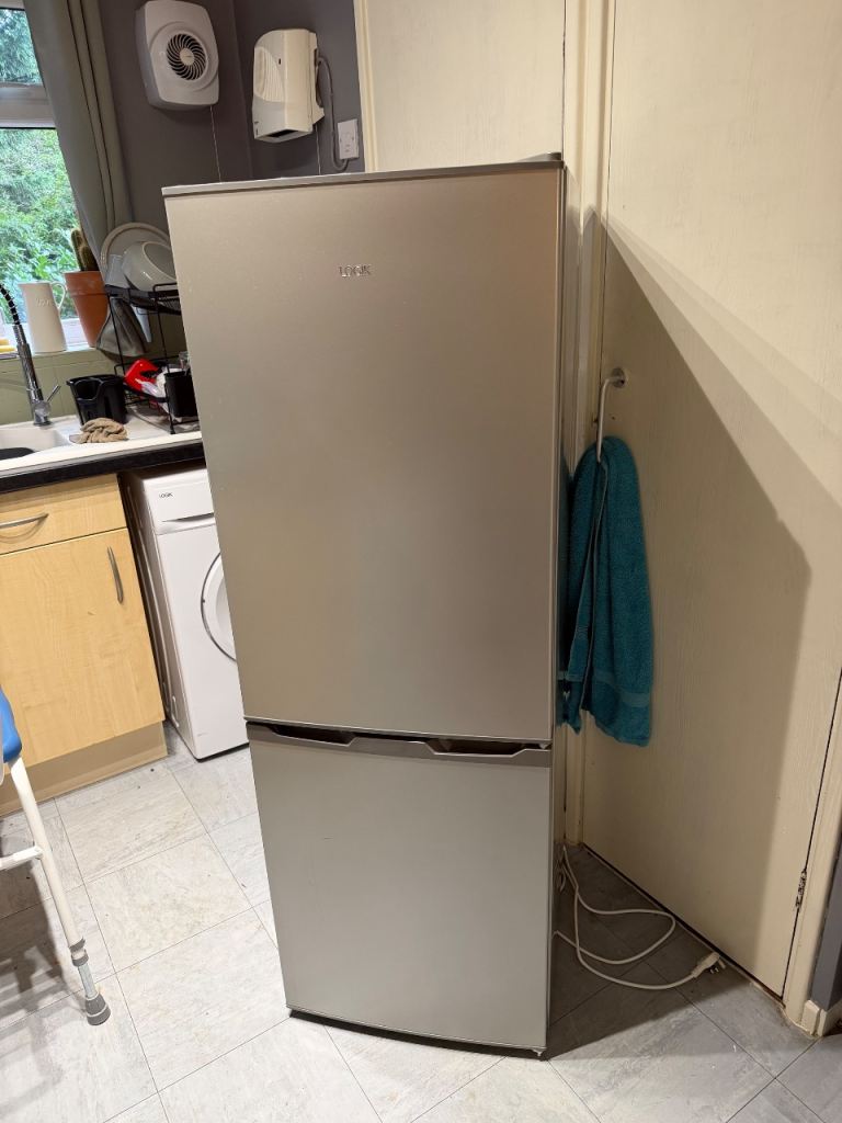 Logik Fridgefreezer