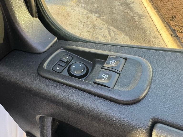 2023 Renault Master Dropside dCi ENERGY 35 Business 2.3 145 PS FWD LWB Euro 6 with 2 Keys, 6 Sp D...