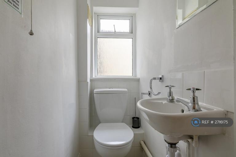 1 bedroom in Balfour Road, Ilford, IG1 (#2716175)