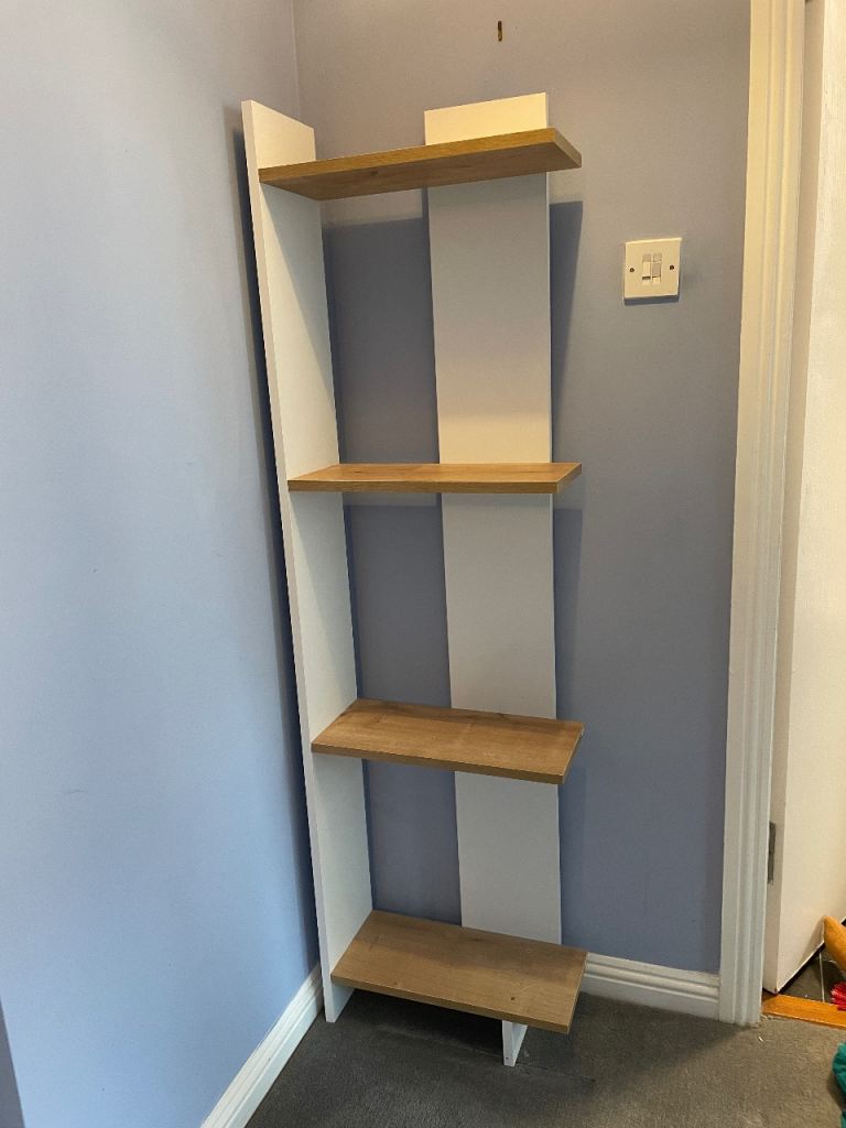 Simple shelf for book and things