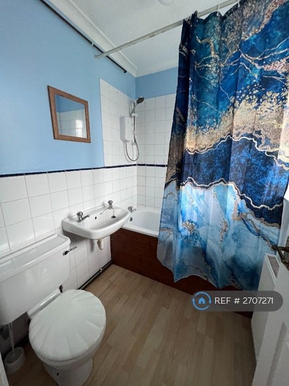 1 bedroom flat in High Street South, Dunstable, LU6 (1 bed) (#2707271)