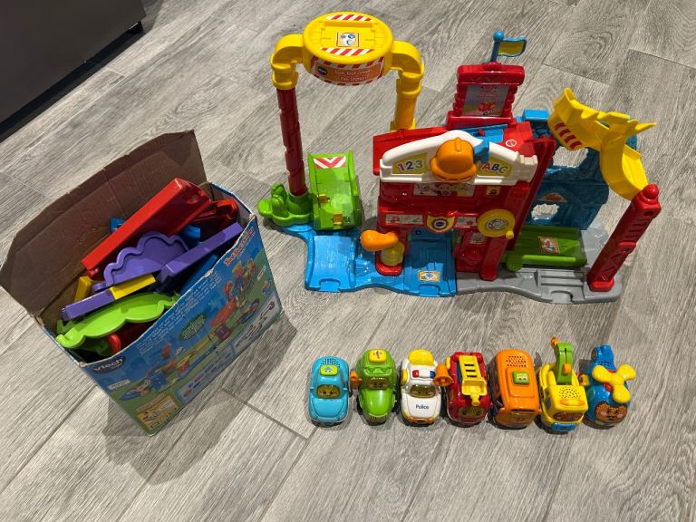 Toot Toot Drivers Set and cars TAUNTON