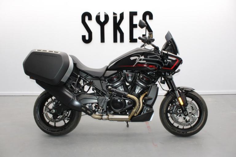 2025 Harley-Davidson RA1250ST Pan America ST in Vivid Black