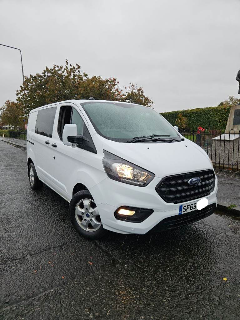 69/ reg Transit Custom crew van 6 seats eco_tech 2.0 ulez comp sim vivaro trafic sprinter relay