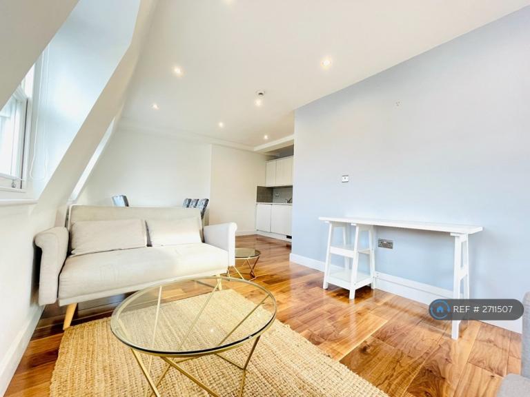 2 bedroom flat in Hoxton Street, London, N1 (2 bed) (#2711507)