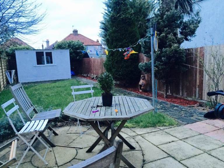 SPACIOUS 5 -BED HOUSE -SURBITON suitable for assisted living or supported living as well