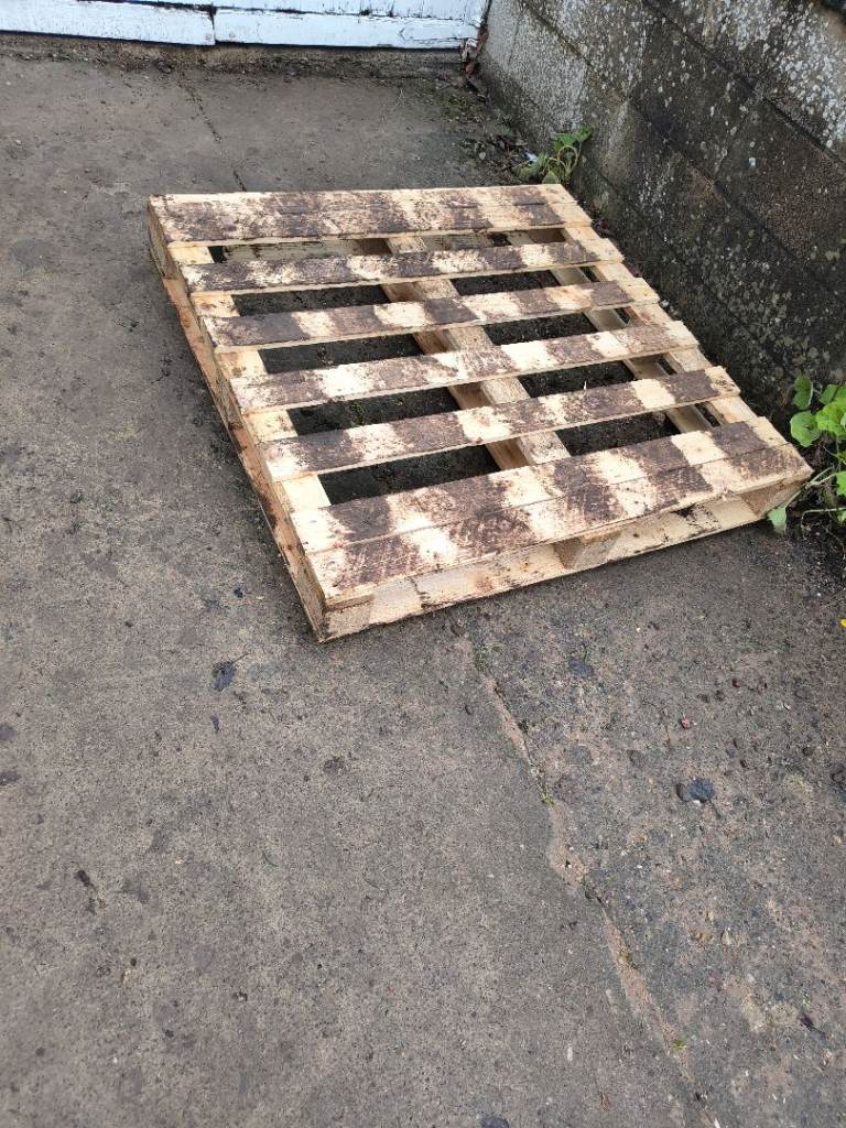 Wooden pallet