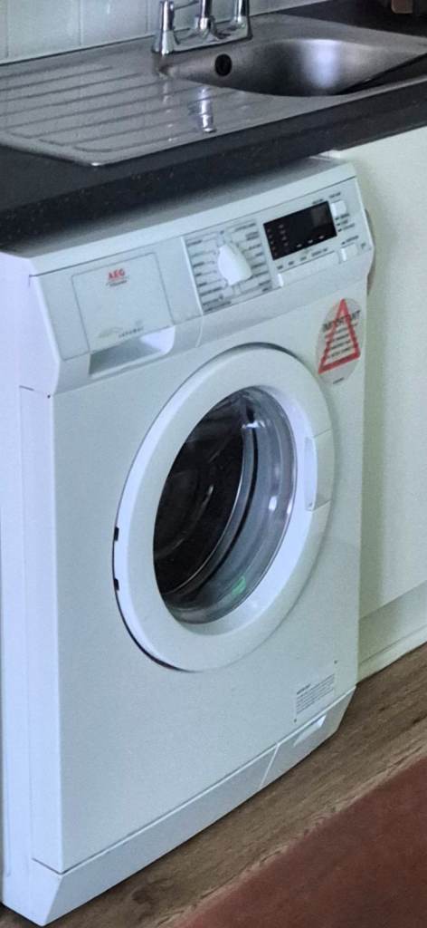 AEG Washing Machine – White, Good Condition