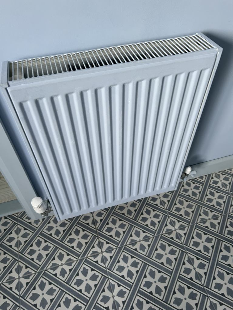 Double panel radiater