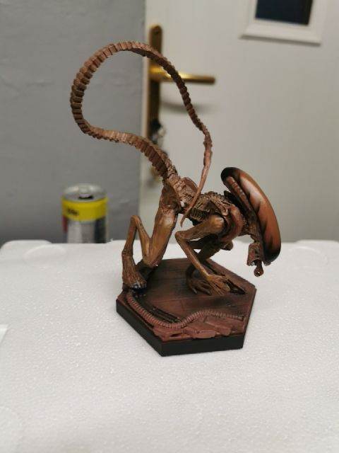 Mixture of Alien figures 