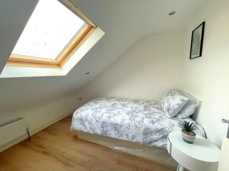 🔥 3 Furnished Rooms in E14 0PU | Bills Included | Near All Saints DLR Station | From £770 🔥