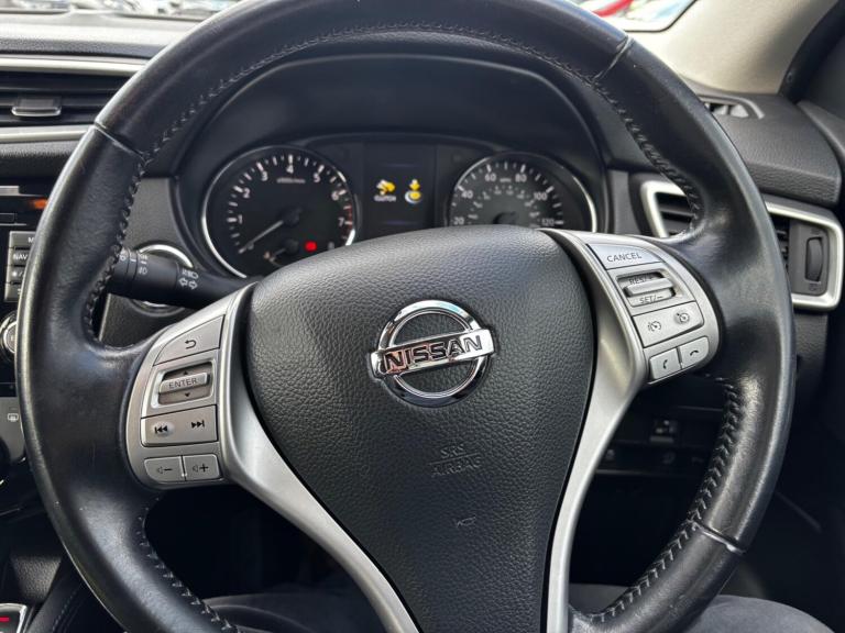 2016 Nissan Qashqai 1.2 DiG-T N-Connecta 5dr HATCHBACK PETROL Manual
