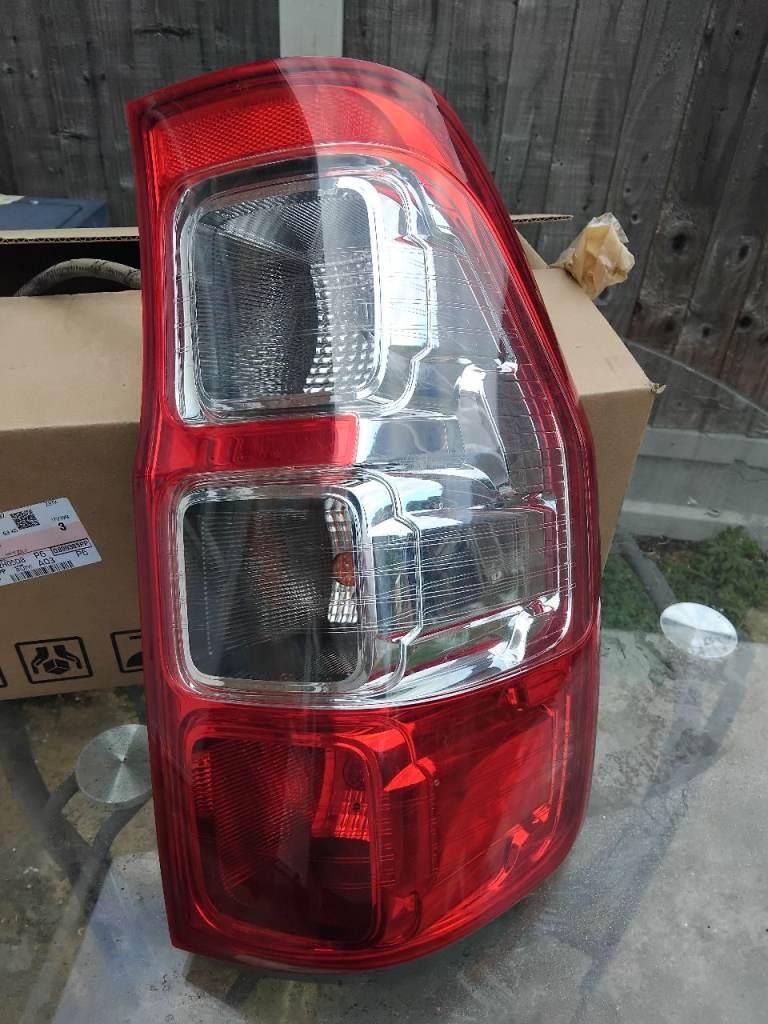 2022 ford ranger N/S rear light 