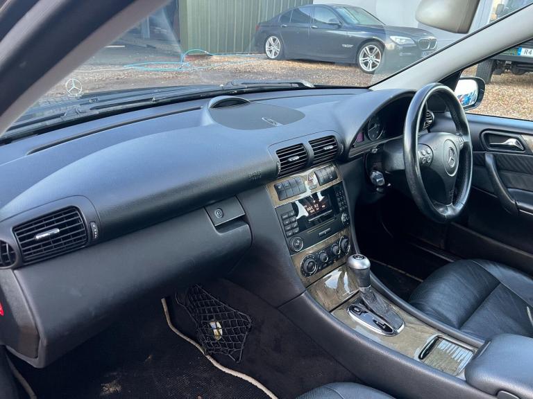 2006 Mercedes-Benz C Class 2.5 C230 Avantgarde SE 7G-Tronic 4dr SALOON Petrol Automatic