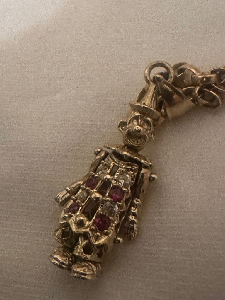9CT 375 Gold Clown 🤡 with chain 