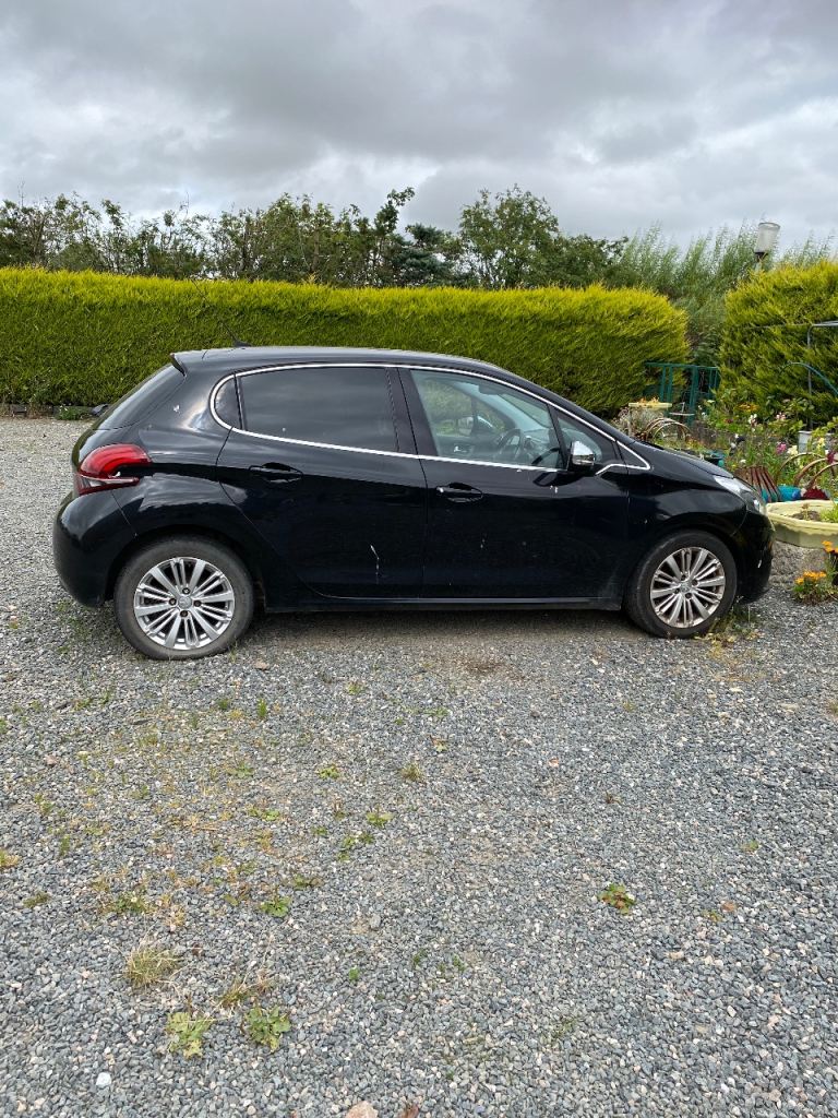 Peugeot, 208, Hatchback, 2017, Manual, 1199 (cc), 5 doors