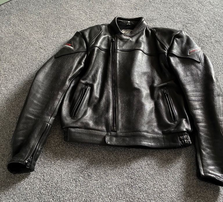 Swift leather motorcycle jacket size (42) large 