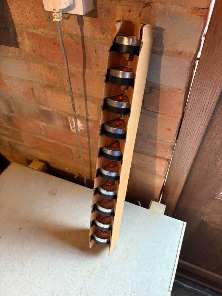 Job lot of Kinsman pressure gauges
