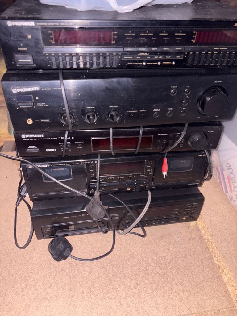 Pioneer seperates equalizer tape deck cd radio tuner amplifier speakers 