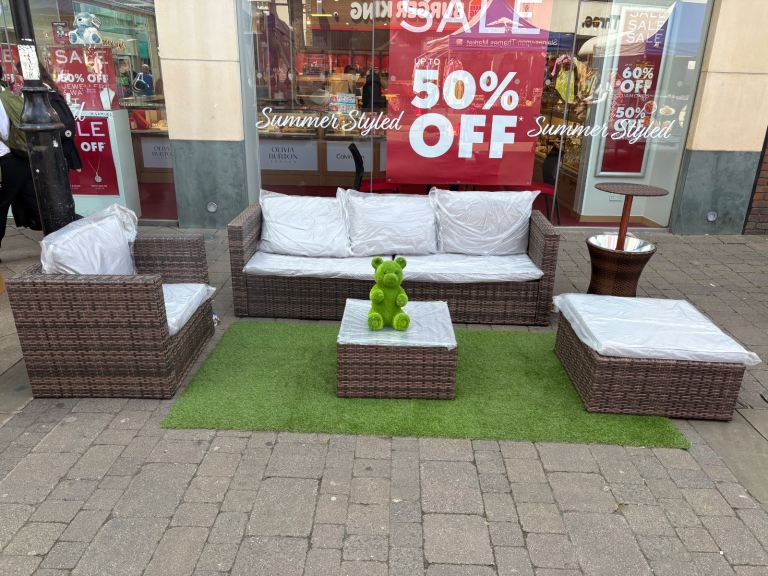 BRAND NEW BOXED 5 EATER RATTAN FURNITURE SET 