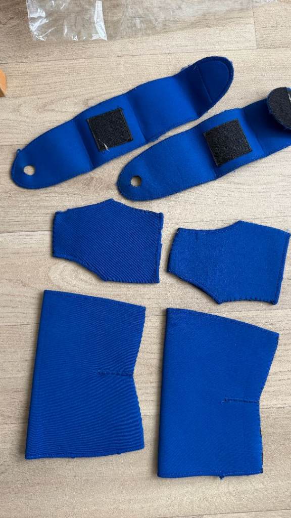 New 3 Pairs Of Knee Pads And Ankle Pads, Wrist Supporter sleelves medium