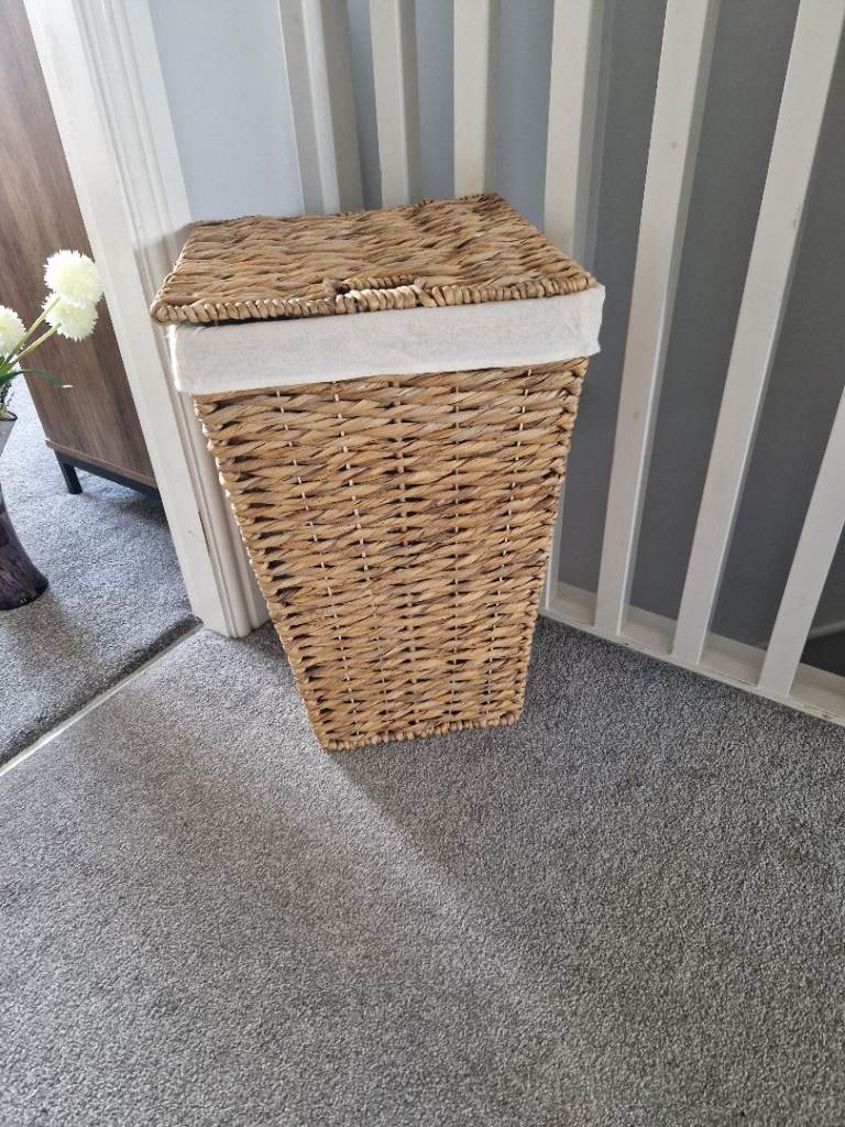 Woven Laundry Basket with Lid – Good Condition